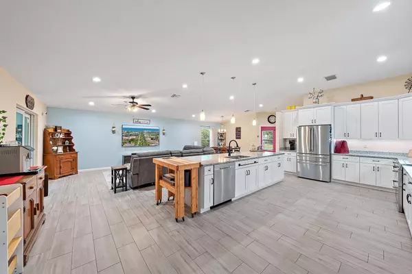 Loxahatchee, FL 33470,16117 N 70th ST