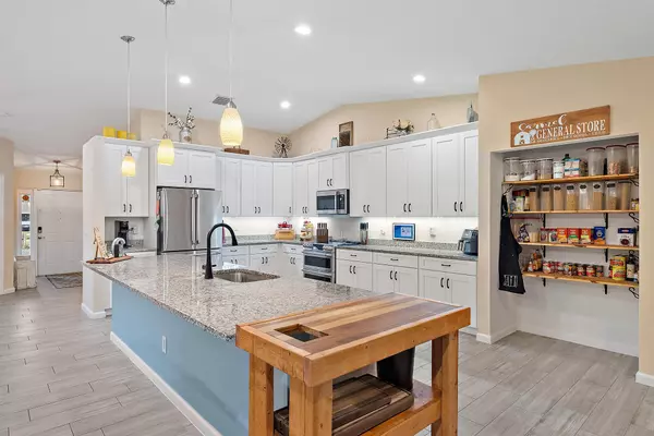 Loxahatchee, FL 33470,16117 N 70th ST