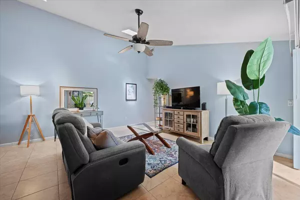 Palm Beach Gardens, FL 33418,5261 Eagle Lake DR