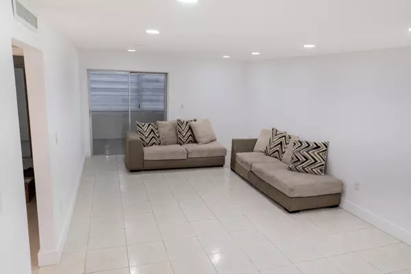 Hialeah, FL 33012,1890 W 56th Street 1325