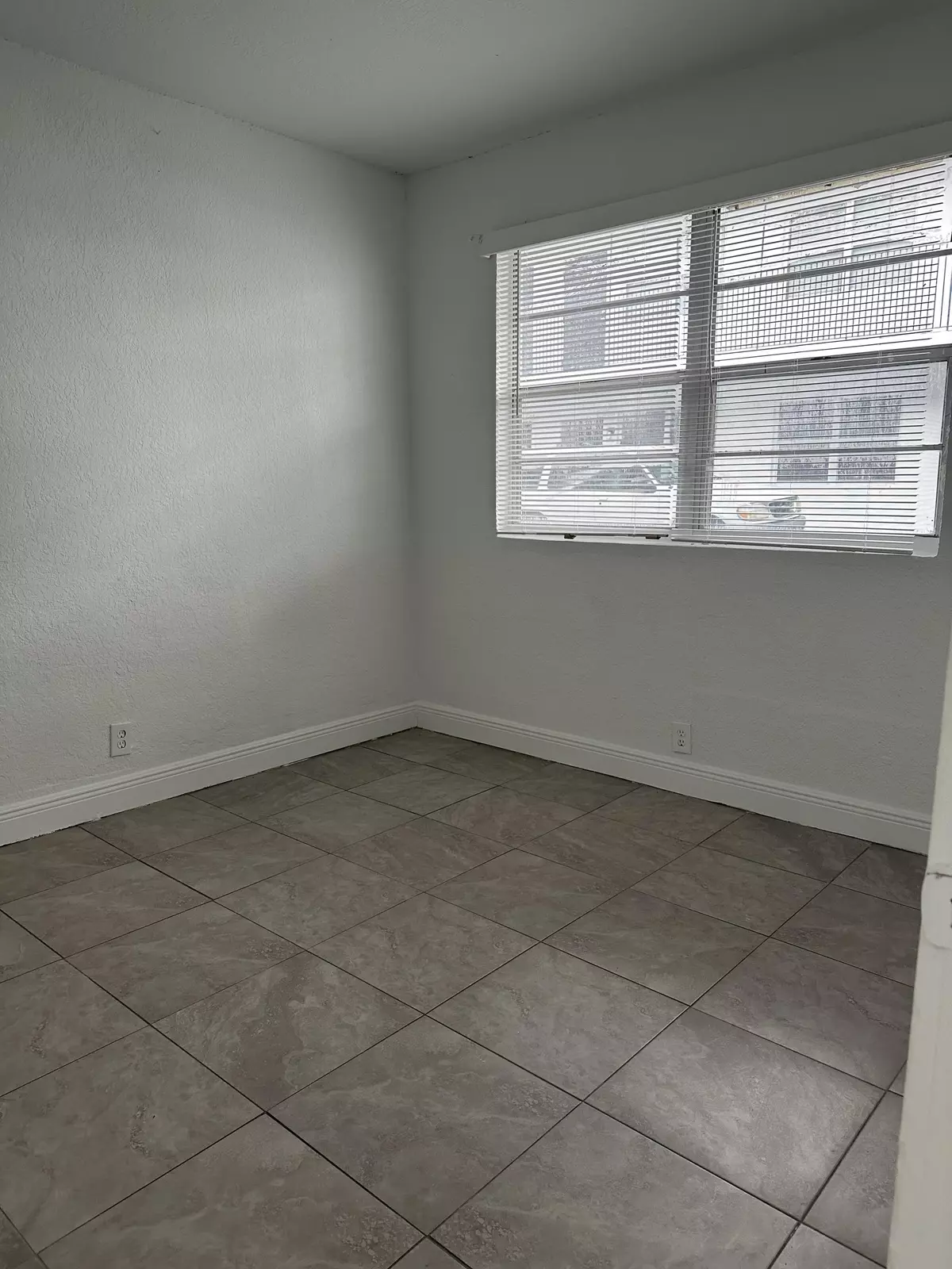 West Palm Beach, FL 33401,608 5th ST 2