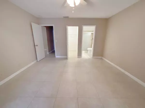 Royal Palm Beach, FL 33411,10089 Penzance LN