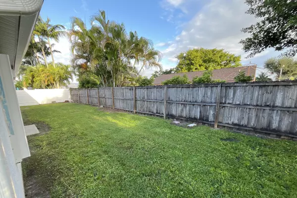 Royal Palm Beach, FL 33411,10089 Penzance LN