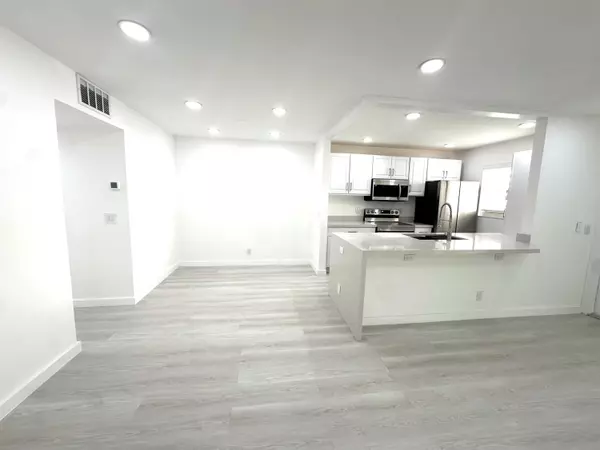 Delray Beach, FL 33445,887 North DR A