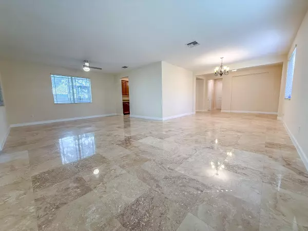 Boca Raton, FL 33432,122 NW Gardner ST