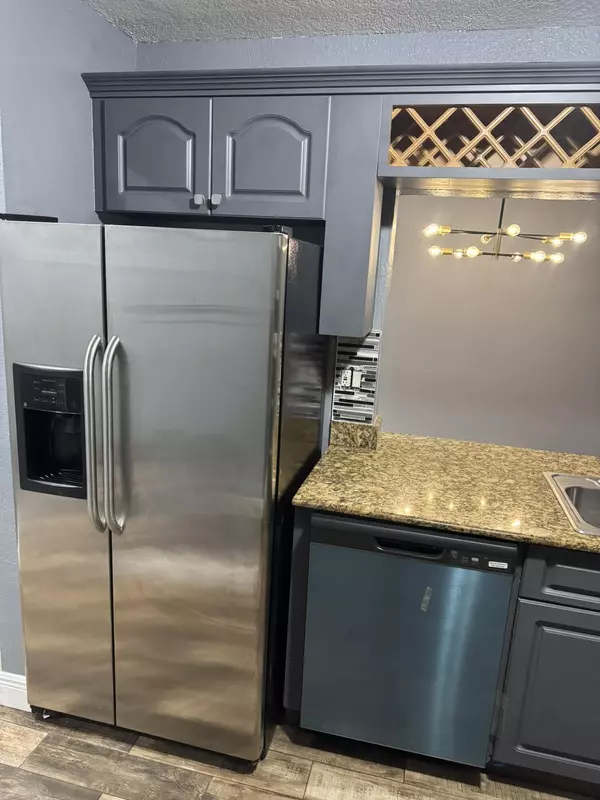 Greenacres, FL 33463,6031 N 10th AVE 217