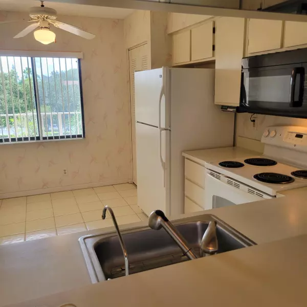 Delray Beach, FL 33446,7351 Kinghurst DR 404