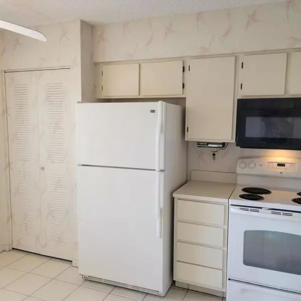 Delray Beach, FL 33446,7351 Kinghurst DR 404