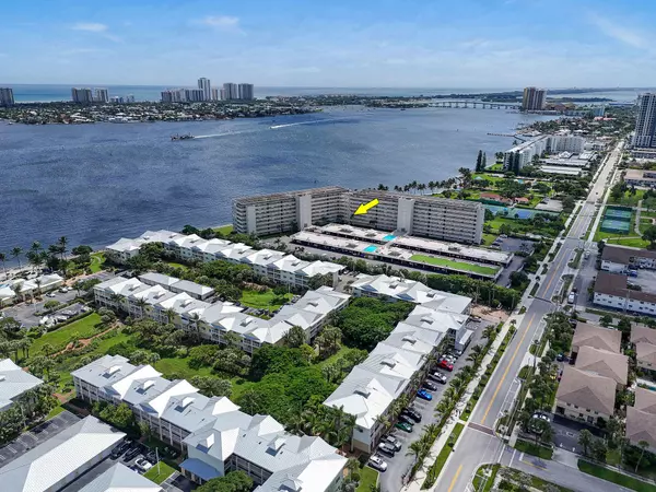 Lake Park, FL 33403,801 Lake Shore DR 310