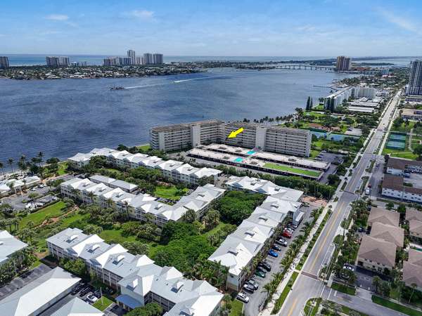 801 Lake Shore DR 310, Lake Park, FL 33403