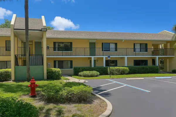 Boynton Beach, FL 33436,1011 Meadows CIR