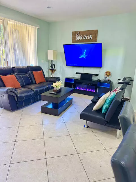 Boynton Beach, FL 33472,8054 Bellagio LN