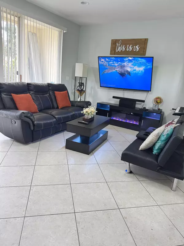 Boynton Beach, FL 33472,8054 Bellagio LN