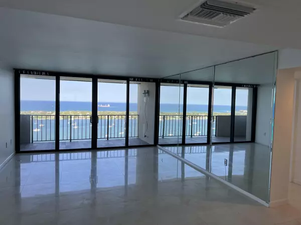 West Palm Beach, FL 33407,5600 N Flagler DR Ph209