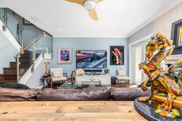 Fort Lauderdale, FL 33301,810 SE 2nd ST F