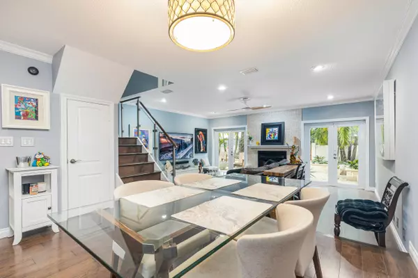 Fort Lauderdale, FL 33301,810 SE 2nd ST F