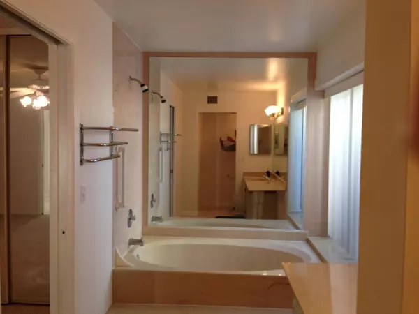 West Palm Beach, FL 33401,643 Executive Center DR Q108