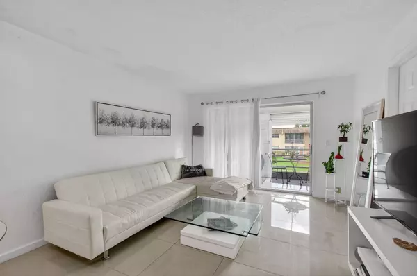 Boca Raton, FL 33428,9915 Sandalfoot BLVD 418