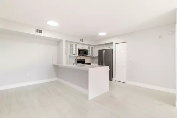 West Palm Beach, FL 33407,1801 N Flagler DR 310