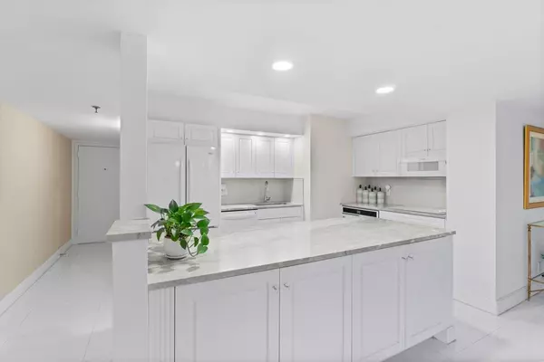 Highland Beach, FL 33487,3407 S Ocean BLVD 1d