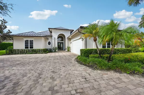9936 SE Sandpine LN, Hobe Sound, FL 33455