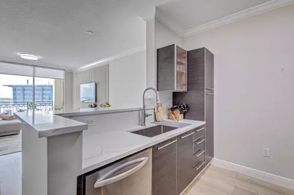 West Palm Beach, FL 33401,550 Okeechobee BLVD 1218