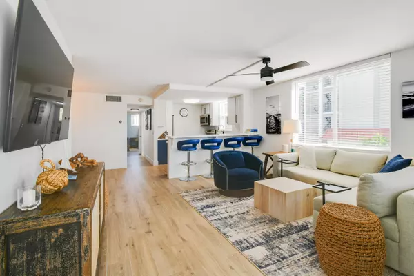 North Palm Beach, FL 33408,104 Paradise Harbour BLVD 215