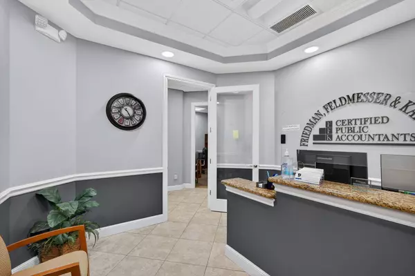 Jupiter, FL 33458,641 University BLVD 210