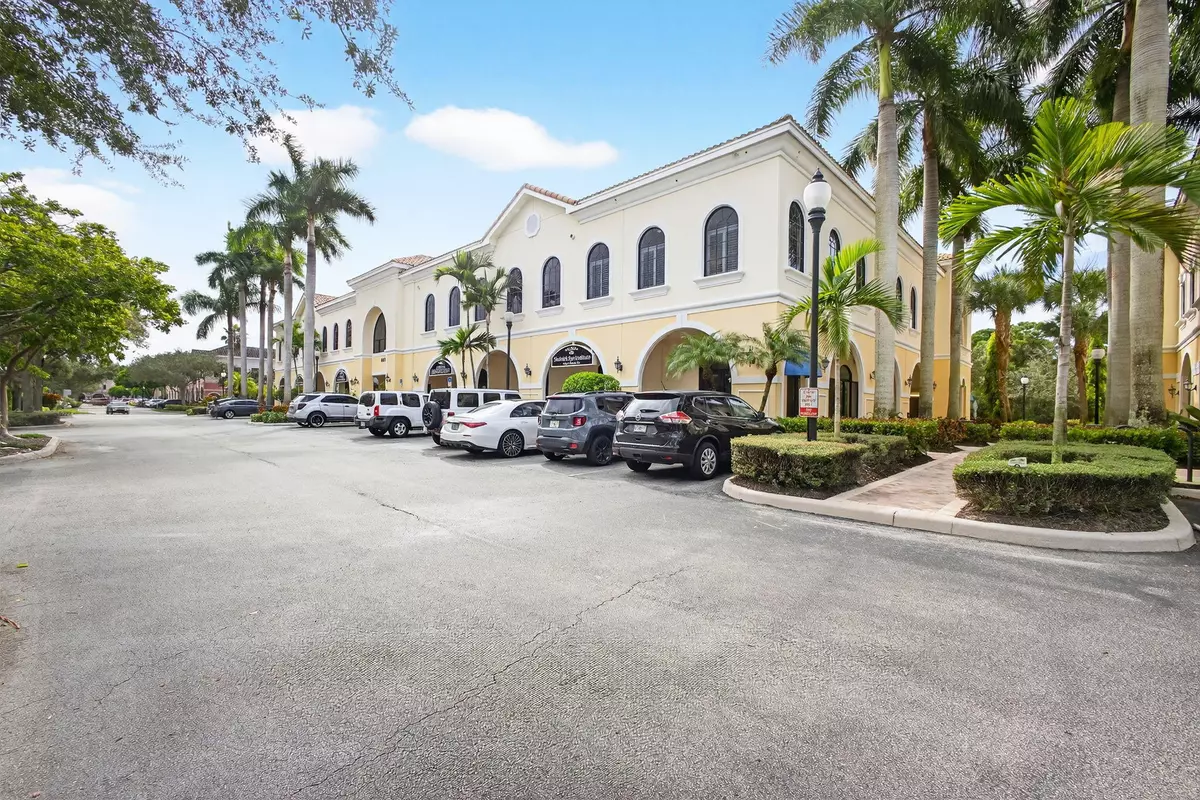 Jupiter, FL 33458,641 University BLVD 210