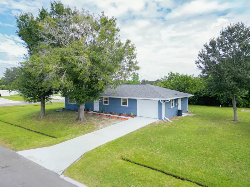 1801 SW Beeker ST, Port Saint Lucie, FL 34953