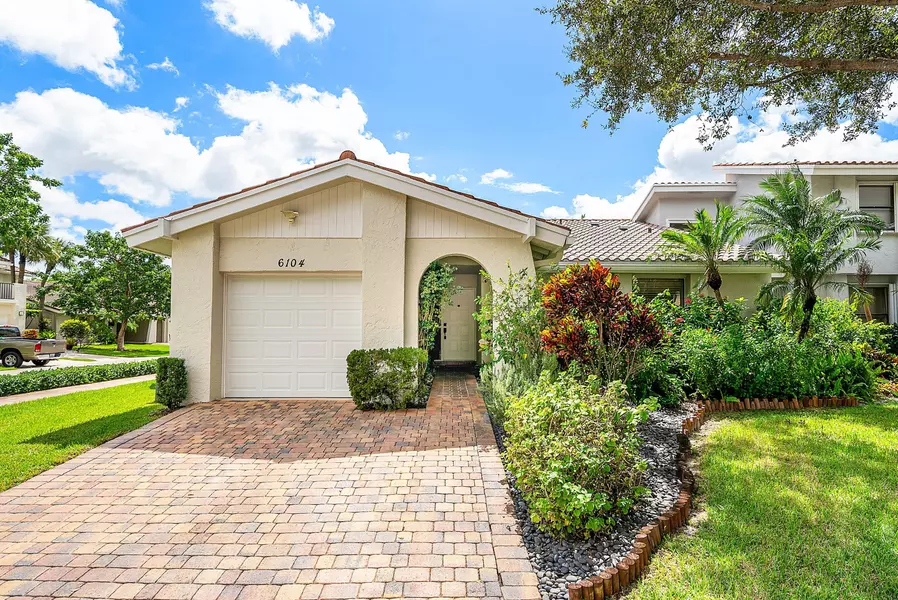 6104 Belleza LN, Boca Raton, FL 33433