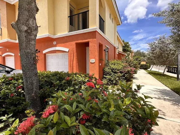 Stuart, FL 34994,44 SE Sedona CIR 204