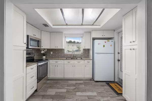 Boynton Beach, FL 33435,410 NE 17th AVE 101