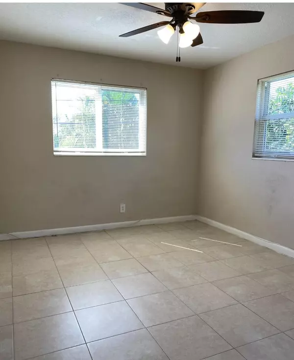 North Palm Beach, FL 33408,124 Yacht Club Dr. DR 8