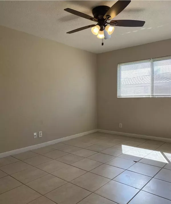 North Palm Beach, FL 33408,124 Yacht Club Dr. DR 8