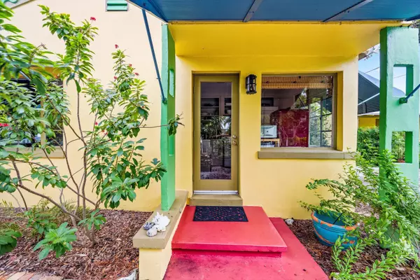 Stuart, FL 34994,120 SW 5th ST