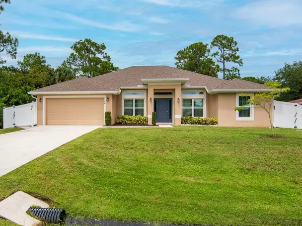 734 Doctor AVE, Sebastian, FL 32958