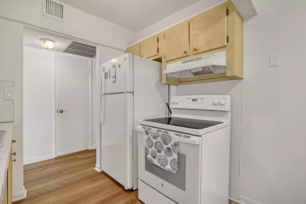 Tamarac, FL 33319,5190 E Sabal Palm BLVD 216