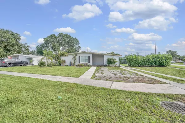 Port Saint Lucie, FL 34952,100 SE Celestia CT