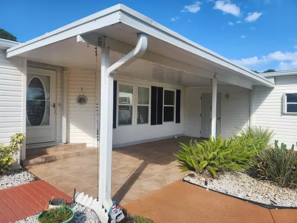 Port Saint Lucie, FL 34952,2876 Eagles Nest WAY