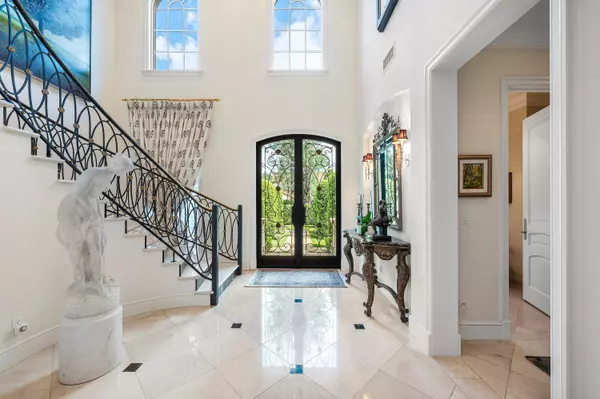 Palm Beach, FL 33480,242 Wells RD