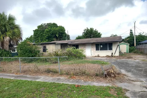 1349 Victoria DR, West Palm Beach, FL 33406