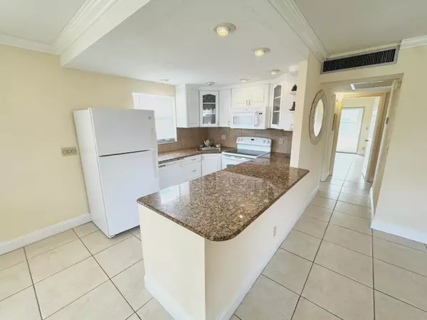 301 Seville M, Delray Beach, FL 33446