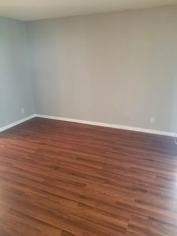 West Palm Beach, FL 33401,718 Executive Center DR 19