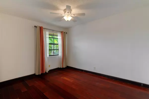 Deerfield Beach, FL 33442,2612 Congressional WAY