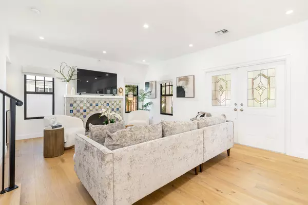 West Palm Beach, FL 33401,254 9th ST