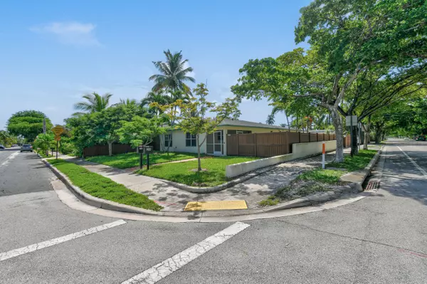 West Palm Beach, FL 33405,244 Greymon DR