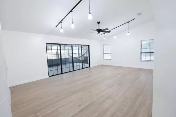 Royal Palm Beach, FL 33411,420 La Mancha AVE