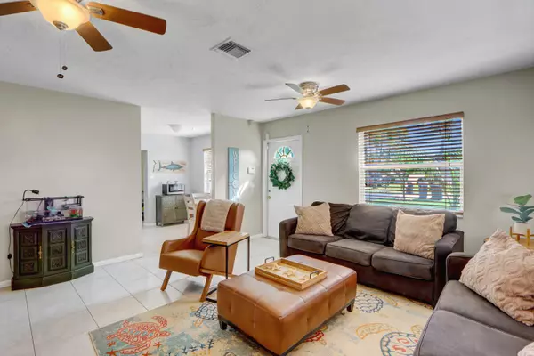 Greenacres, FL 33463,317 Perry AVE