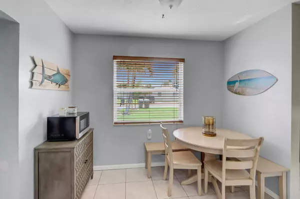 Greenacres, FL 33463,317 Perry AVE